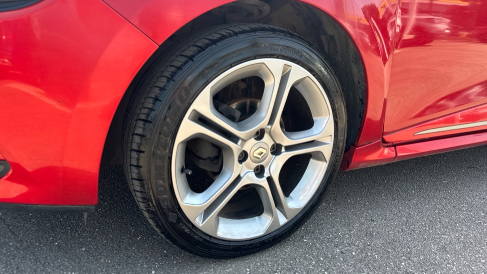 Renault Clio 0.9 TCE 90 GT Line 5dr Petrol Hatchback - Image 38
