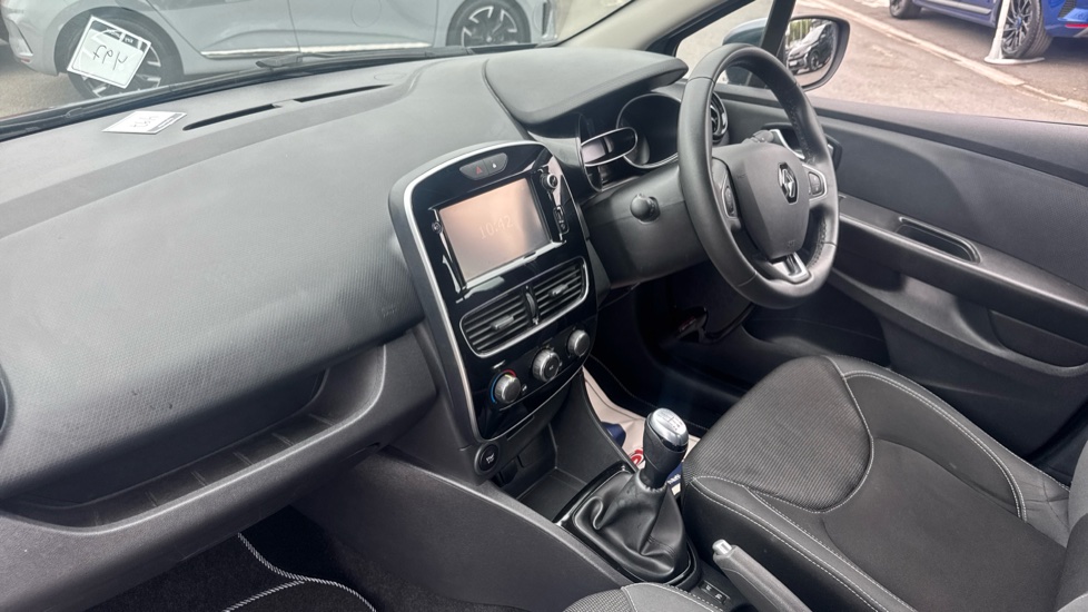 Renault Clio 0.9 TCE 90 Dynamique Nav 5dr Petrol Hatchback - Image 9