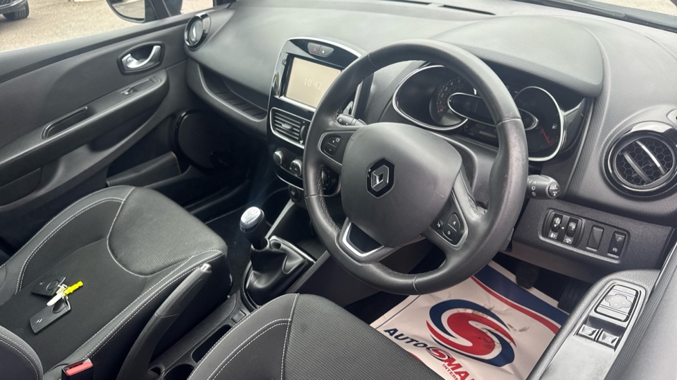 Renault Clio 0.9 TCE 90 Dynamique Nav 5dr Petrol Hatchback - Image 11