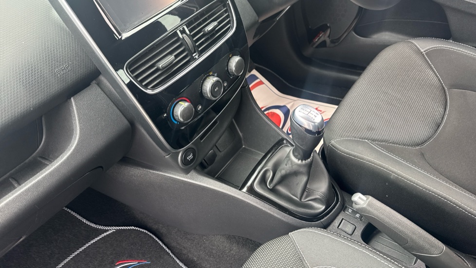Renault Clio 0.9 TCE 90 Dynamique Nav 5dr Petrol Hatchback - Image 13