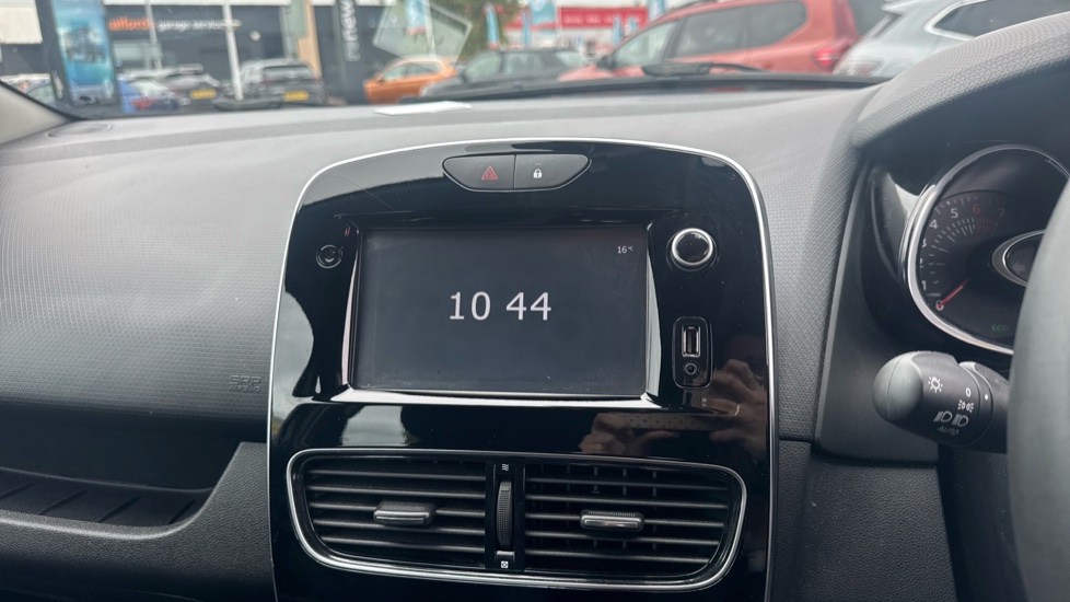 Renault Clio 0.9 TCE 90 Dynamique Nav 5dr Petrol Hatchback - Image 30
