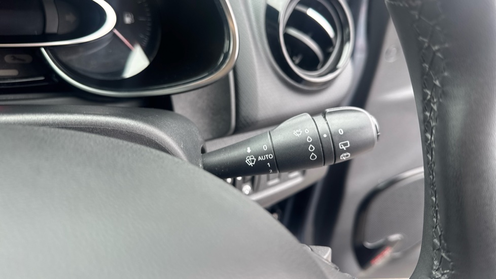 Renault Clio 0.9 TCE 90 Dynamique Nav 5dr Petrol Hatchback - Image 40