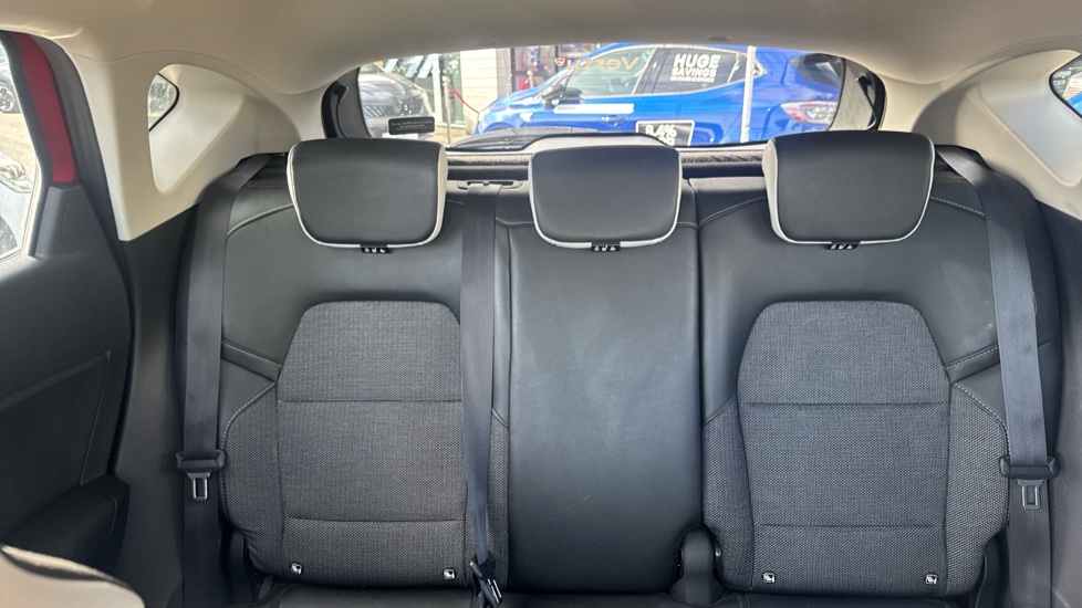 Renault Captur 1.5 dCi 95 S Edition 5dr Diesel Hatchback - Image 15
