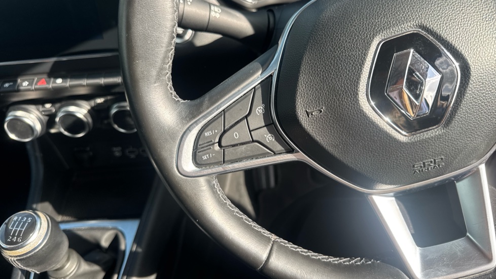 Renault Captur 1.5 dCi 95 S Edition 5dr Diesel Hatchback - Image 29