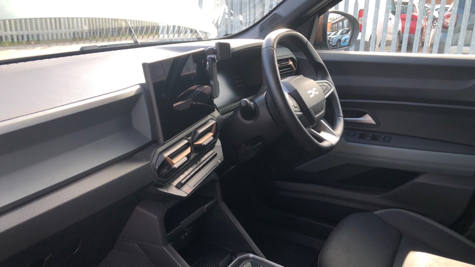 Dacia Duster 1.6 Hybrid 140 Extreme 5dr Auto Hybrid Estate - Image 9