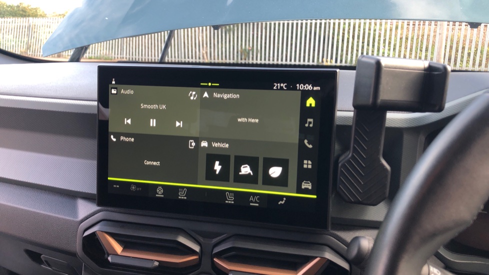 Dacia Duster 1.6 Hybrid 140 Extreme 5dr Auto Hybrid Estate - Image 12