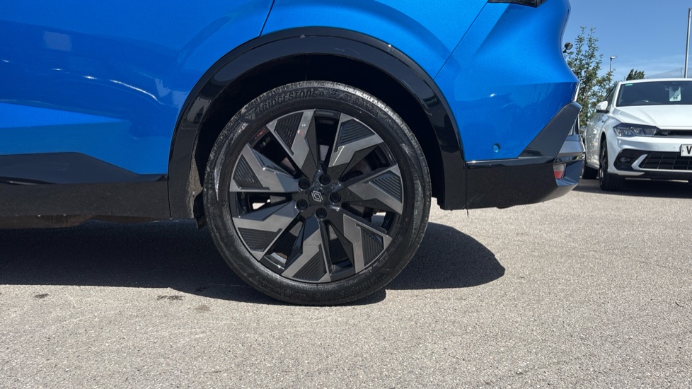 Renault Rafale E-Tech FHEV Techno Esprit Alpine 5dr Auto 4C Hybrid Estate - Image 7