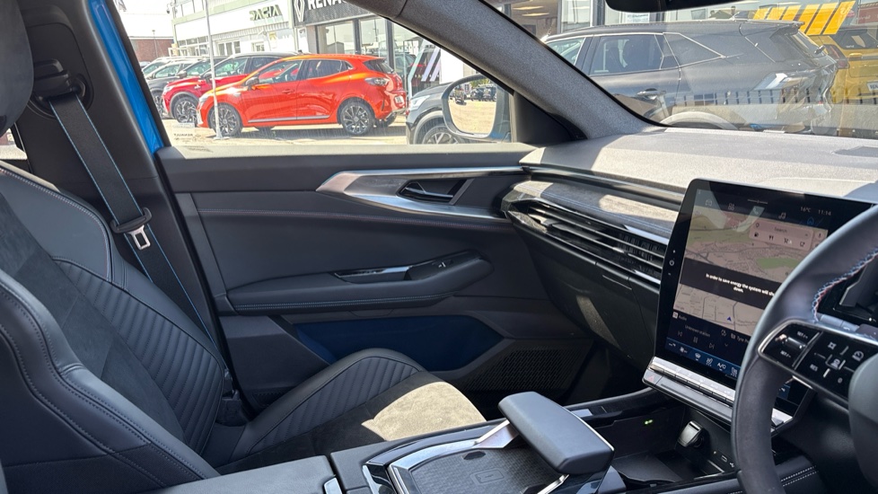 Renault Rafale E-Tech FHEV Techno Esprit Alpine 5dr Auto 4C Hybrid Estate - Image 14