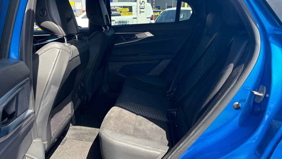 Renault Rafale E-Tech FHEV Techno Esprit Alpine 5dr Auto 4C Hybrid Estate - Image 16