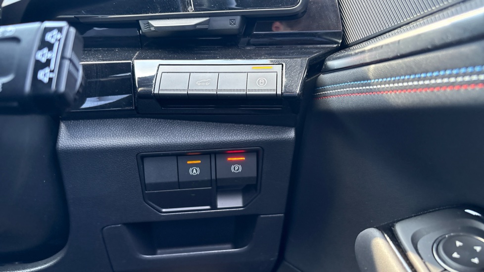 Renault Rafale E-Tech FHEV Techno Esprit Alpine 5dr Auto 4C Hybrid Estate - Image 23