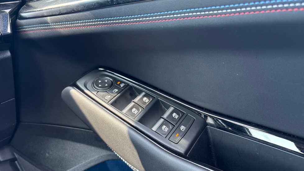 Renault Rafale E-Tech FHEV Techno Esprit Alpine 5dr Auto 4C Hybrid Estate - Image 24