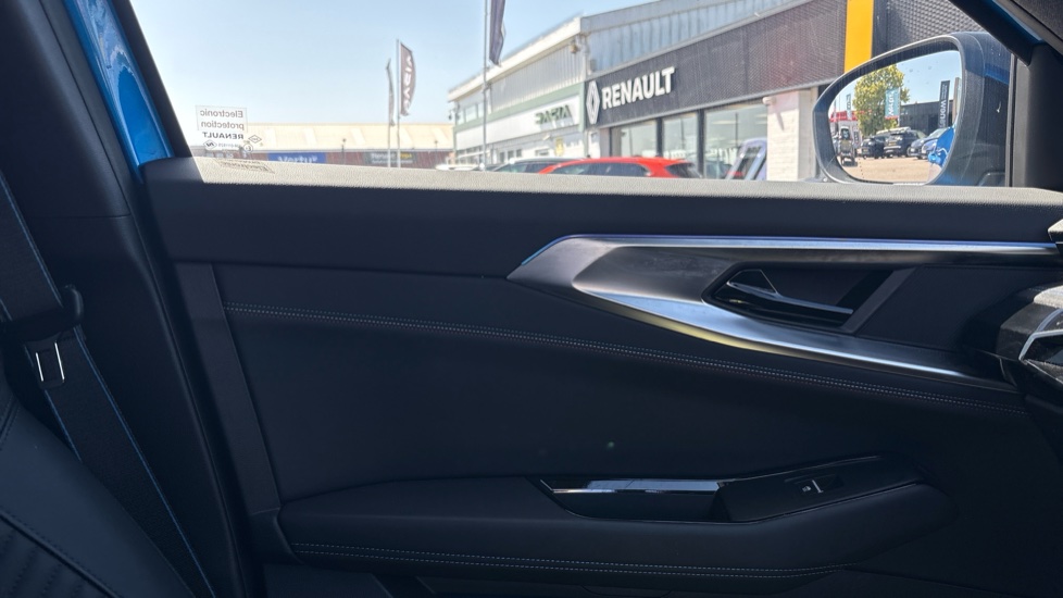 Renault Rafale E-Tech FHEV Techno Esprit Alpine 5dr Auto 4C Hybrid Estate - Image 27