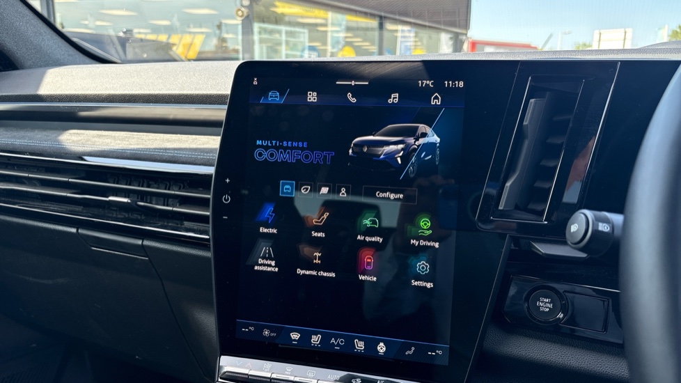 Renault Rafale E-Tech FHEV Techno Esprit Alpine 5dr Auto 4C Hybrid Estate - Image 28