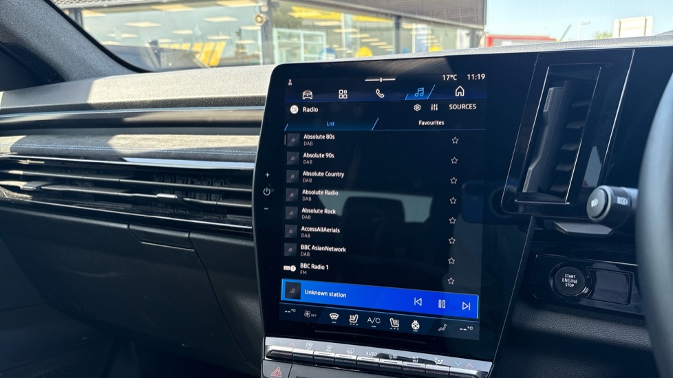 Renault Rafale E-Tech FHEV Techno Esprit Alpine 5dr Auto 4C Hybrid Estate - Image 31