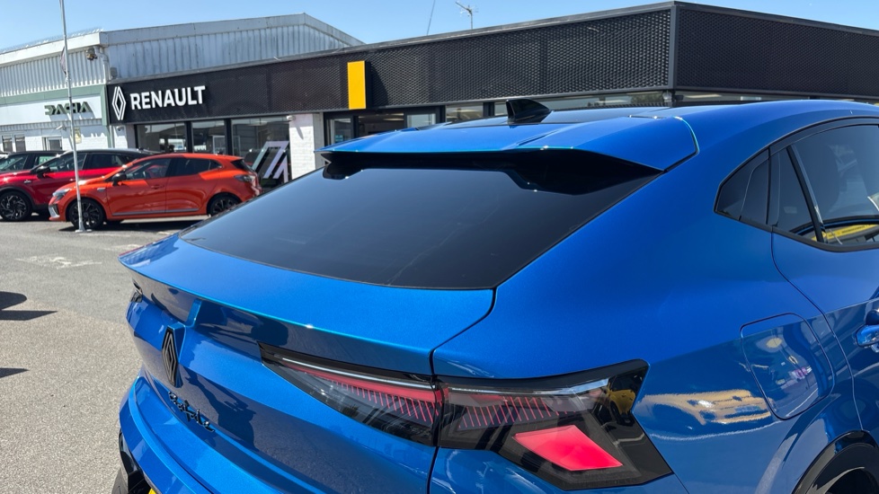 Renault Rafale E-Tech FHEV Techno Esprit Alpine 5dr Auto 4C Hybrid Estate - Image 43