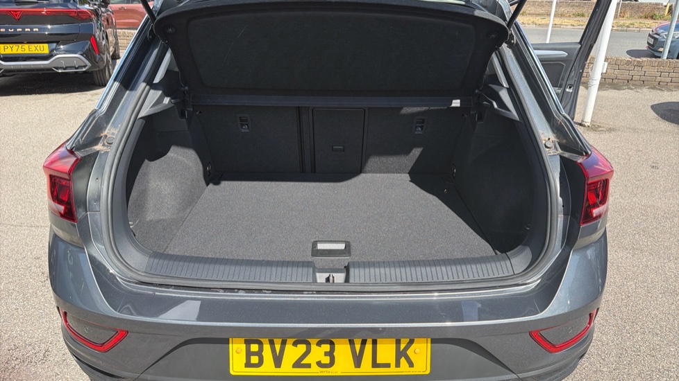 Volkswagen T-Roc 1.0 TSI Life 5dr Petrol Hatchback - Image 4