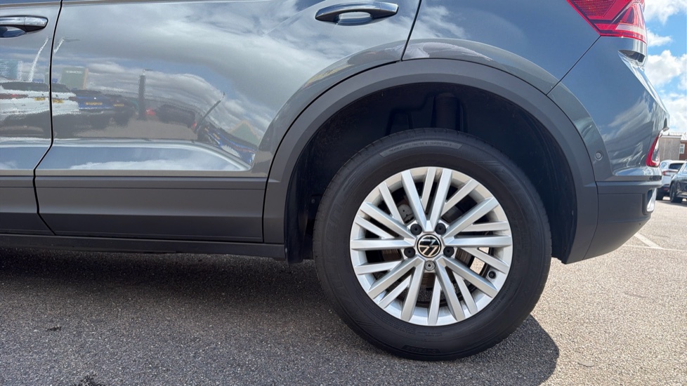 Volkswagen T-Roc 1.0 TSI Life 5dr Petrol Hatchback - Image 7