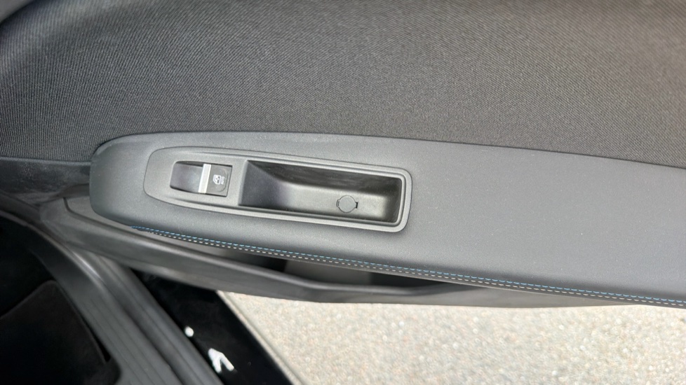 Renault Captur 1.6 E-Tech Full Hybrid 145 Esprit Alpine 5dr Auto Hybrid Hatchback - Image 22