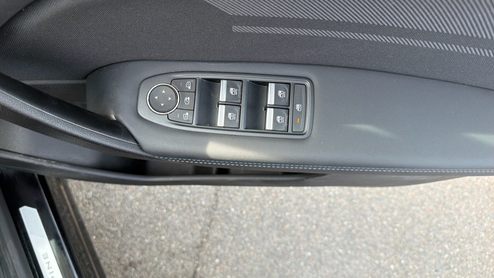 Renault Captur 1.6 E-Tech Full Hybrid 145 Esprit Alpine 5dr Auto Hybrid Hatchback - Image 25