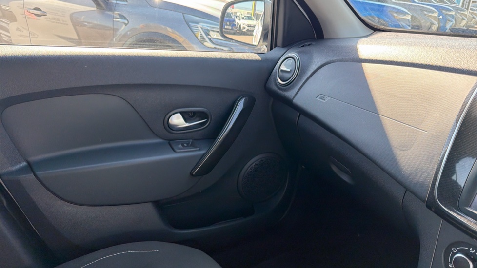 Dacia Sandero 0.9 TCe Comfort 5dr Petrol Hatchback - Image 30