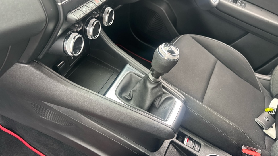 Renault Captur 1.5 dCi 95 Iconic 5dr Diesel Hatchback - Image 13