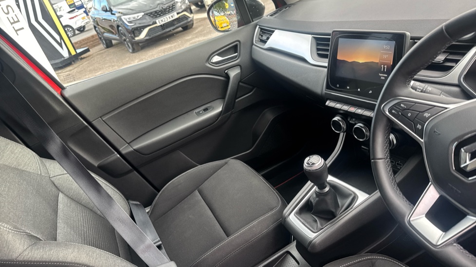 Renault Captur 1.5 dCi 95 Iconic 5dr Diesel Hatchback - Image 14