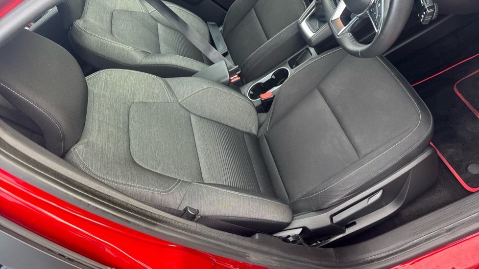 Renault Captur 1.5 dCi 95 Iconic 5dr Diesel Hatchback - Image 22