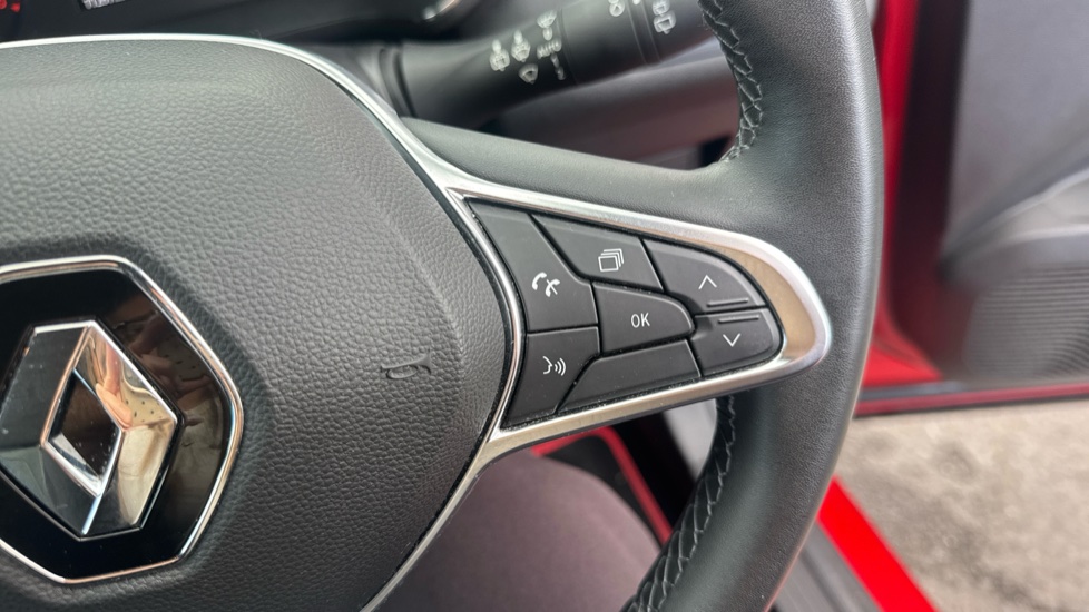 Renault Captur 1.5 dCi 95 Iconic 5dr Diesel Hatchback - Image 32