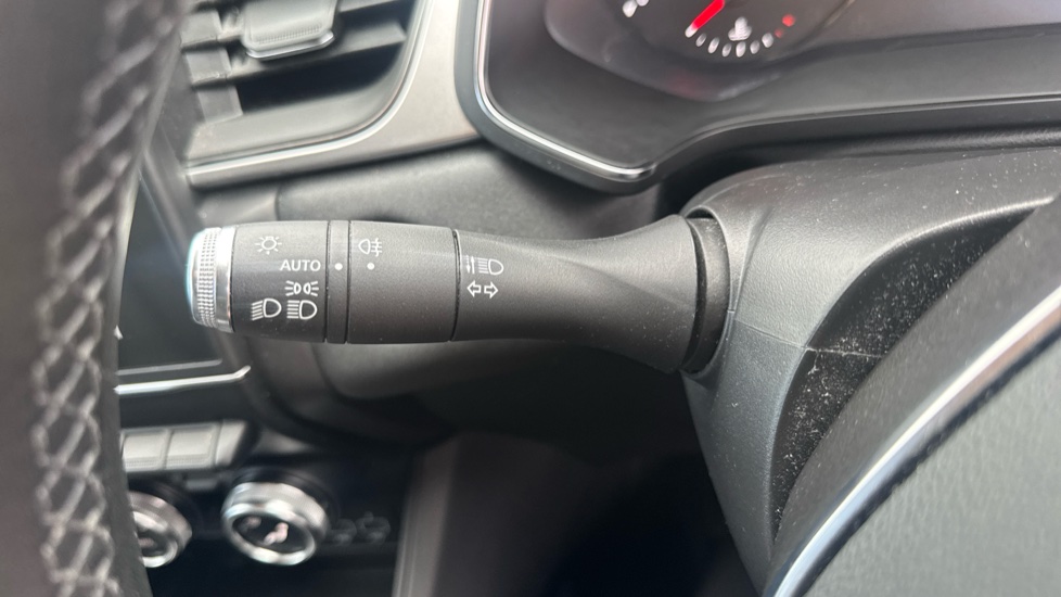 Renault Captur 1.5 dCi 95 Iconic 5dr Diesel Hatchback - Image 34