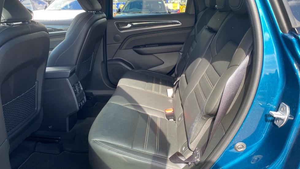 Renault Arkana 1.6 E-Tech full hybrid 145 Engineered 5dr Auto Hybrid Estate - Image 16