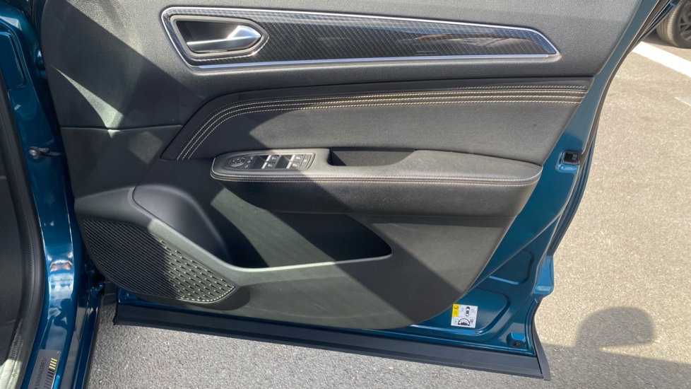 Renault Arkana 1.6 E-Tech full hybrid 145 Engineered 5dr Auto Hybrid Estate - Image 36