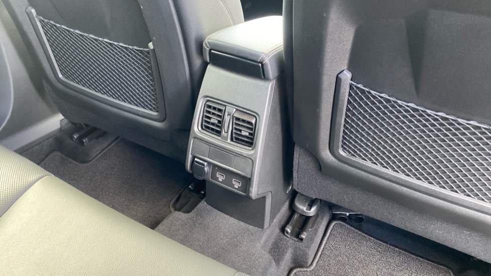 Renault Arkana 1.6 E-Tech full hybrid 145 Engineered 5dr Auto Hybrid Estate - Image 39