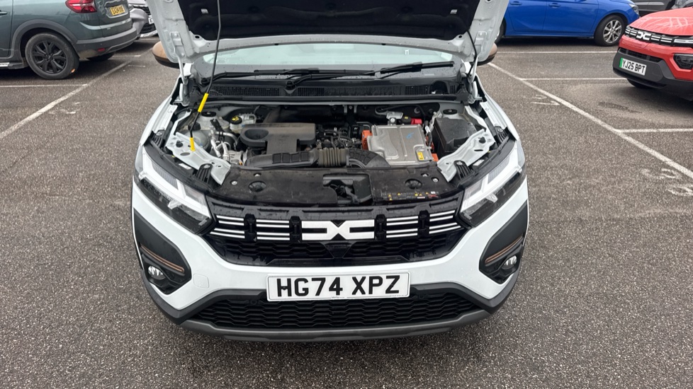 Dacia Jogger 1.6 HEV Extreme 5dr Auto Hybrid Estate - Image 8