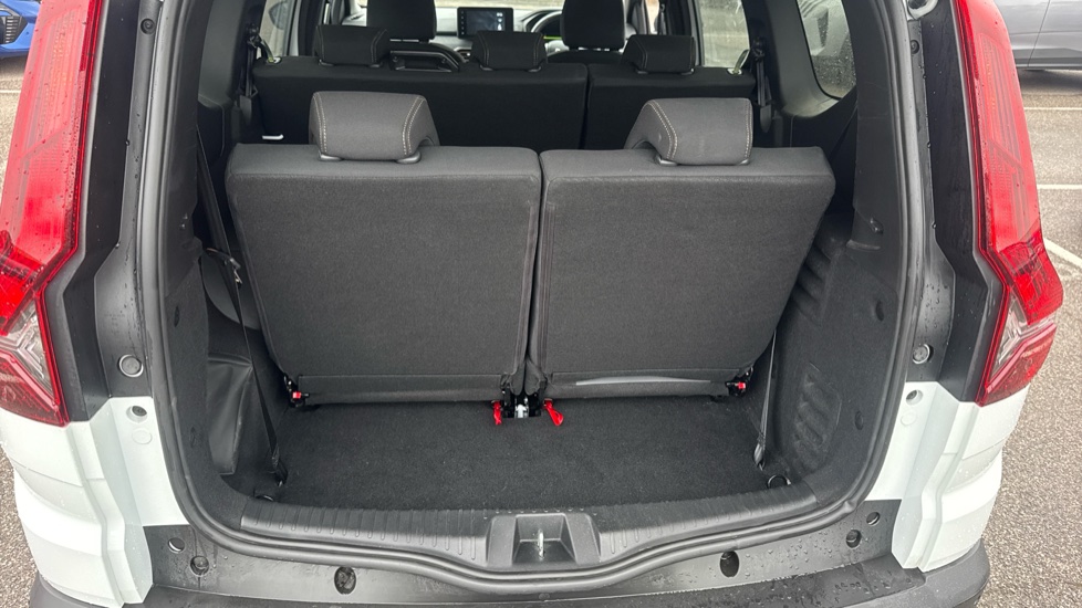 Dacia Jogger 1.6 HEV Extreme 5dr Auto Hybrid Estate - Image 21