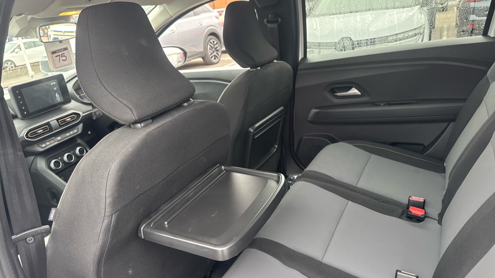 Dacia Jogger 1.6 HEV Extreme 5dr Auto Hybrid Estate - Image 24