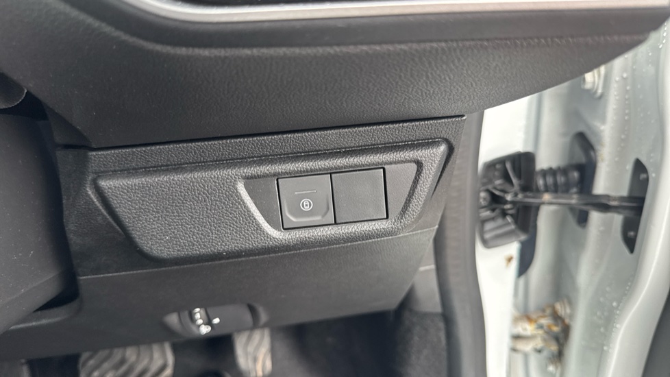 Dacia Jogger 1.6 HEV Extreme 5dr Auto Hybrid Estate - Image 31