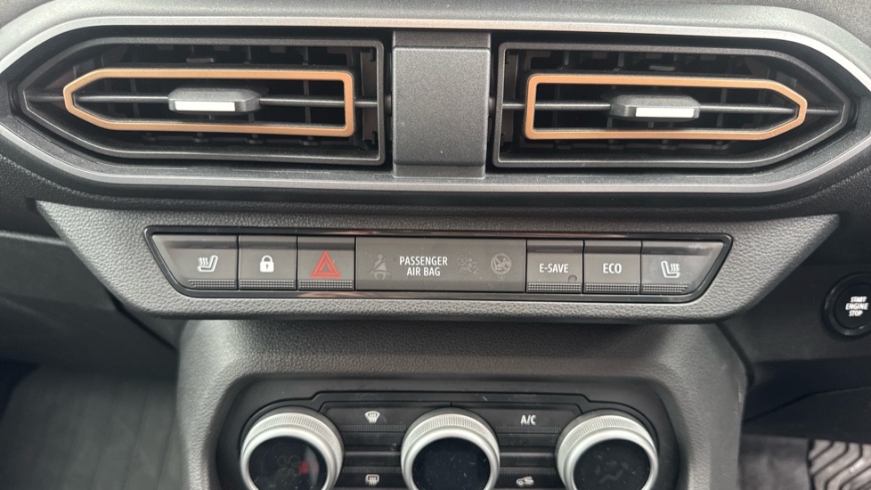 Dacia Jogger 1.6 HEV Extreme 5dr Auto Hybrid Estate - Image 32