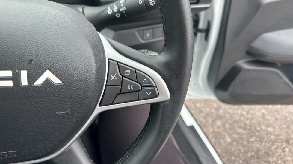 Dacia Jogger 1.6 HEV Extreme 5dr Auto Hybrid Estate - Image 39