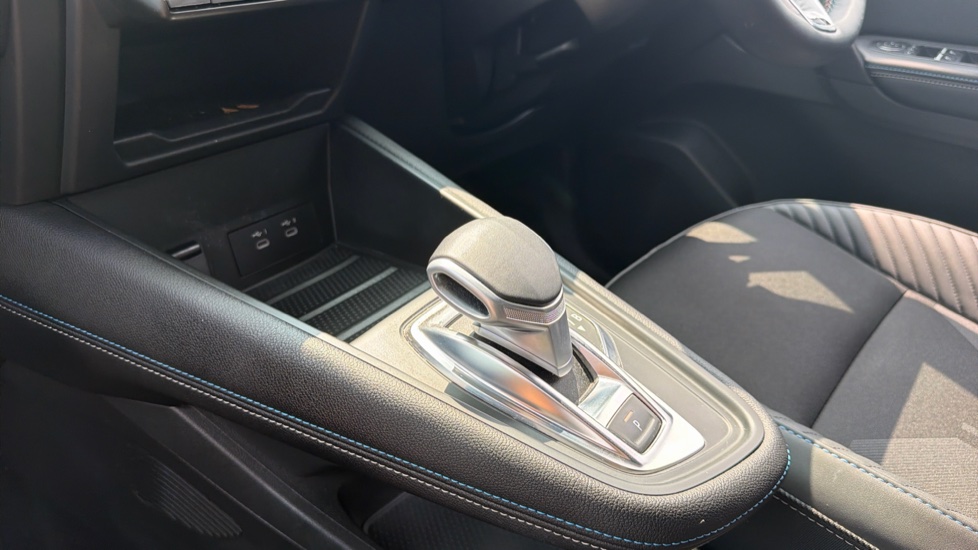 Renault Symbioz 1.6 E-Tech FHEV 145 Techno Esprit Alpine 5dr Auto Hybrid Estate - Image 13