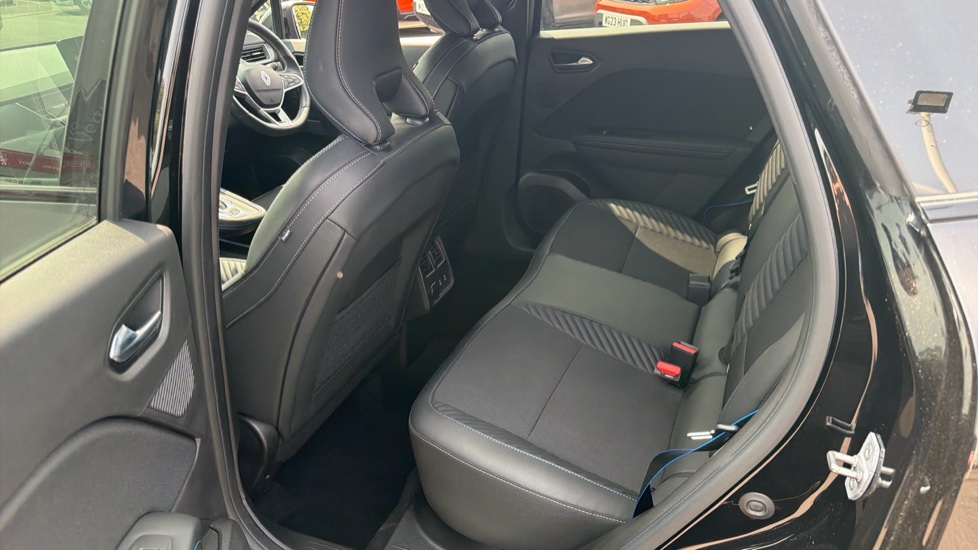 Renault Symbioz 1.6 E-Tech FHEV 145 Techno Esprit Alpine 5dr Auto Hybrid Estate - Image 16