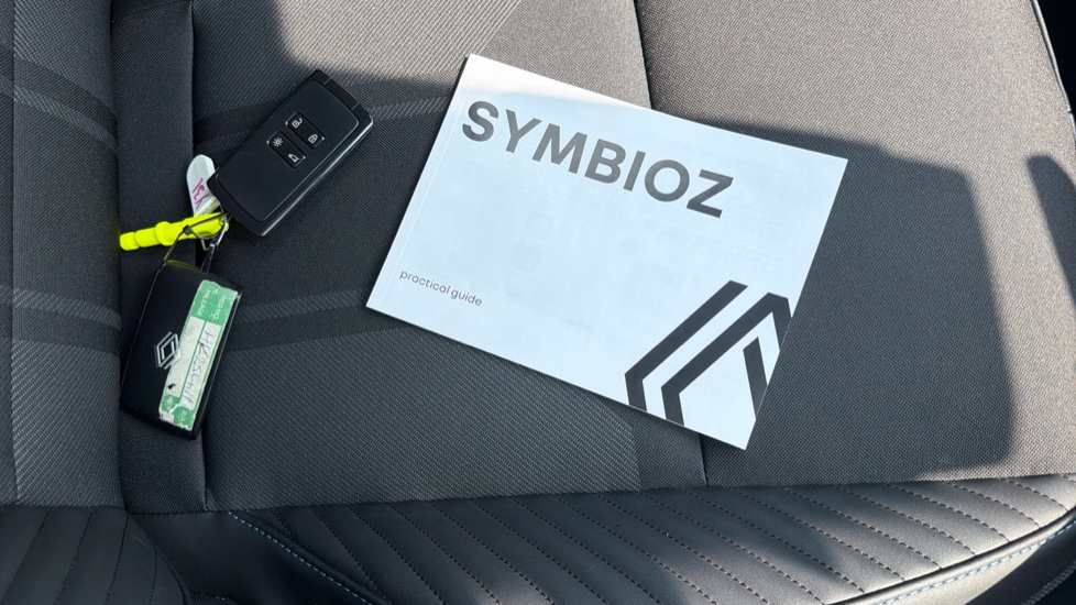 Renault Symbioz 1.6 E-Tech FHEV 145 Techno Esprit Alpine 5dr Auto Hybrid Estate - Image 19