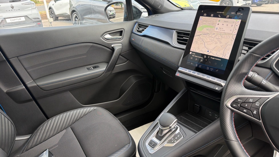 Renault Symbioz 1.6 E-Tech FHEV 145 Iconic Esprit Alpine 5dr Auto Hybrid Estate - Image 14