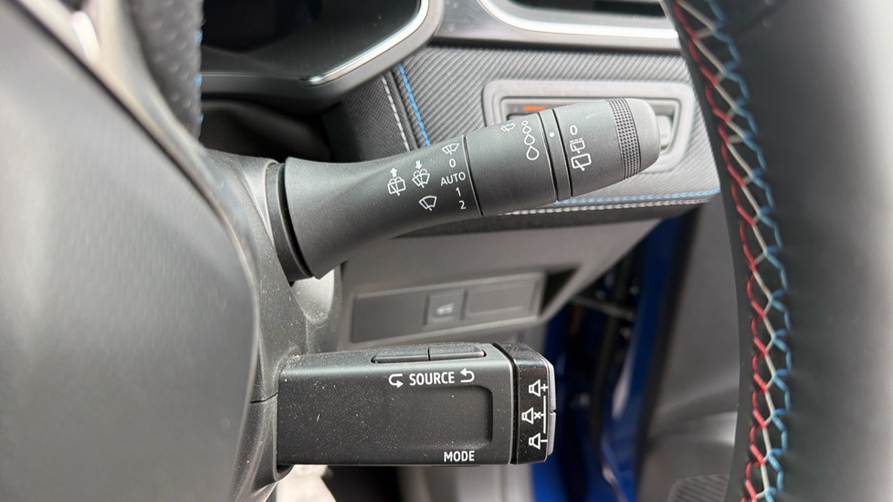 Renault Symbioz 1.6 E-Tech FHEV 145 Iconic Esprit Alpine 5dr Auto Hybrid Estate - Image 22