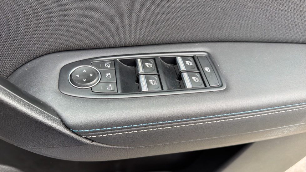 Renault Symbioz 1.6 E-Tech FHEV 145 Iconic Esprit Alpine 5dr Auto Hybrid Estate - Image 24