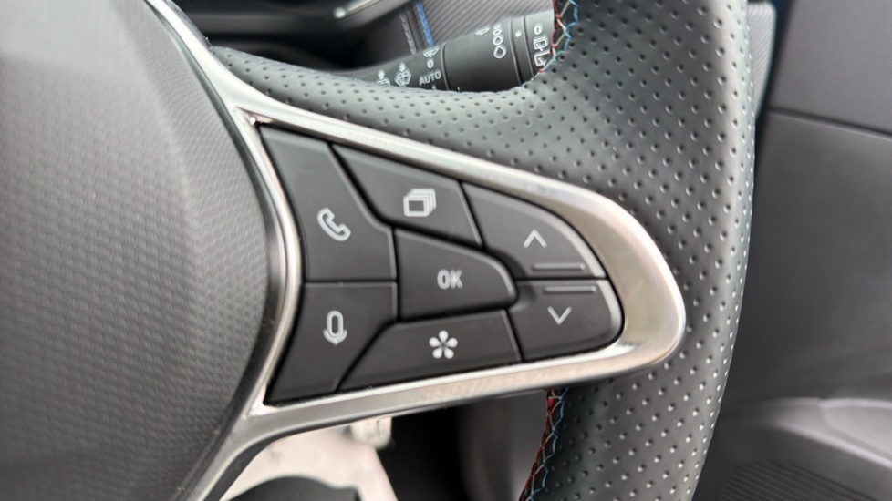 Renault Symbioz 1.6 E-Tech FHEV 145 Iconic Esprit Alpine 5dr Auto Hybrid Estate - Image 27