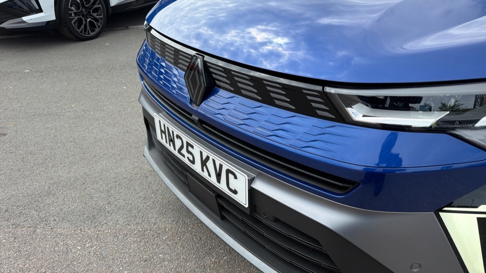 Renault Symbioz 1.6 E-Tech FHEV 145 Iconic Esprit Alpine 5dr Auto Hybrid Estate - Image 31
