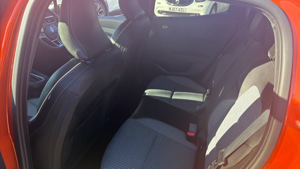 Renault Clio 1.6 E-TECH full hybrid 145 Techno 5dr Auto Hybrid Hatchback - Image 16