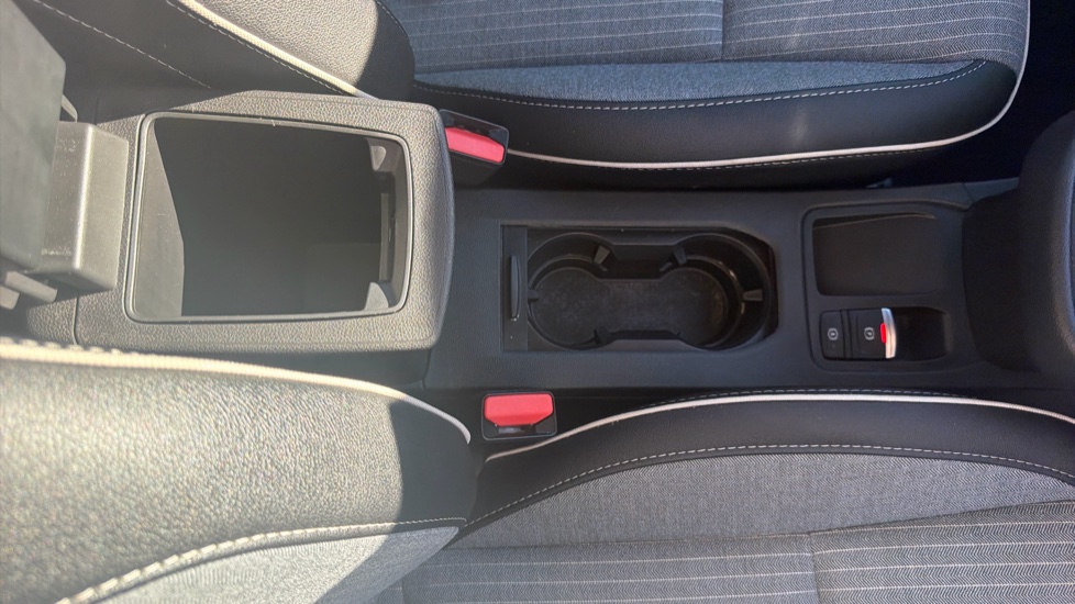 Renault Clio 1.6 E-TECH full hybrid 145 Techno 5dr Auto Hybrid Hatchback - Image 27