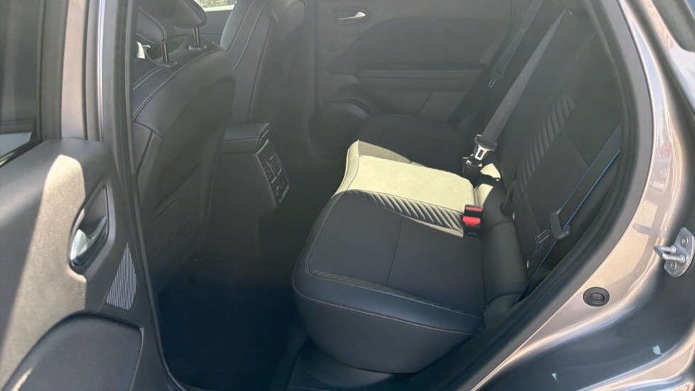 Renault Symbioz 1.6 E-Tech FHEV 145 Techno Esprit Alpine 5dr Auto Hybrid Estate - Image 16