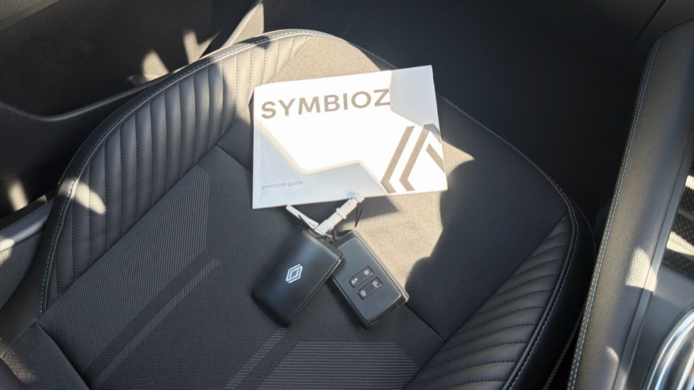 Renault Symbioz 1.6 E-Tech FHEV 145 Techno Esprit Alpine 5dr Auto Hybrid Estate - Image 19